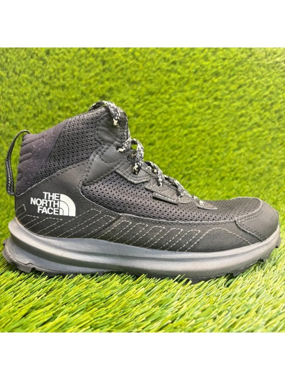 The North Face Fastpack Hiker Mid Boys Size 3Y Black Gray Waterproof Boots